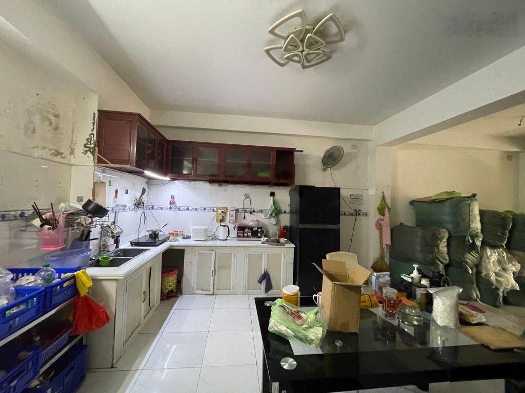 Nhà 4 tầng DT (6m x 19m) MTKD gần Aeon