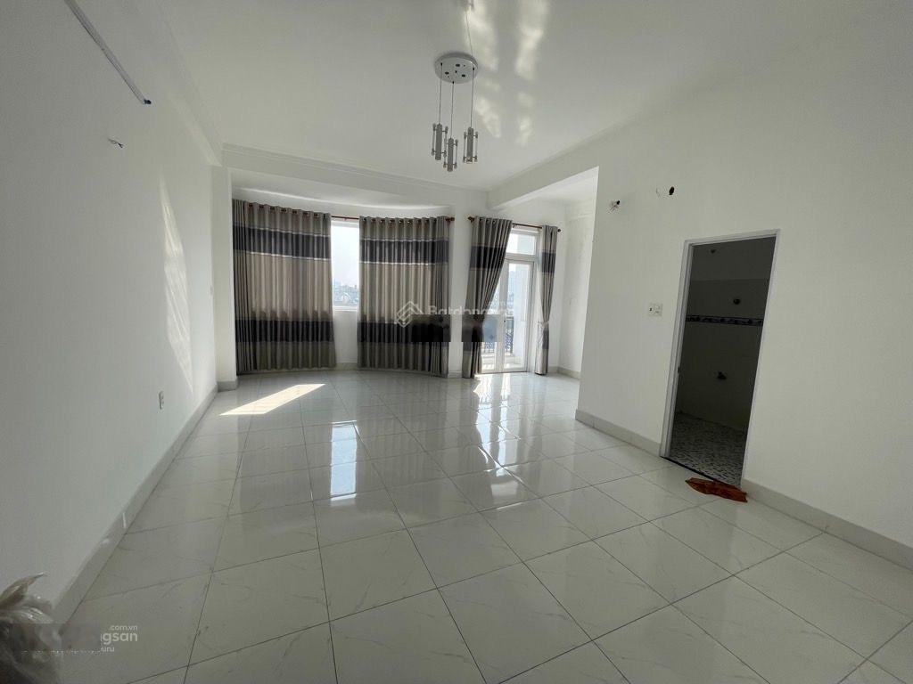 Nhà 4 tầng DT (6m x 19m) MTKD gần Aeon