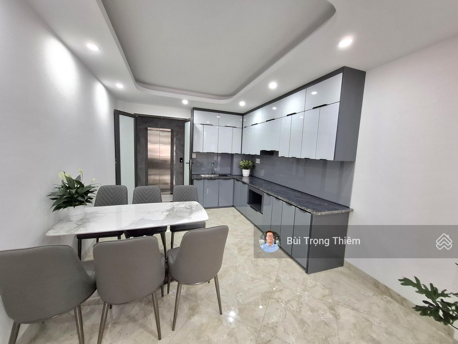 Bán nhà mới Thạch Bàn 48m2 6 tầng thang máy ngõ nông gần đường Cổ Linh, tặng 80% nội thất về ở ngay