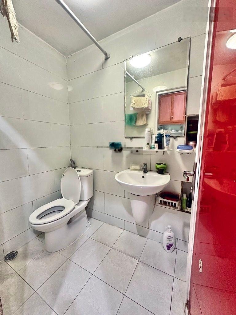 Bán nhà chân dài khu VIP đường Hoa Phan Xích Long - Xe hơi tới tận nhà - Khu cao tầng an ninh