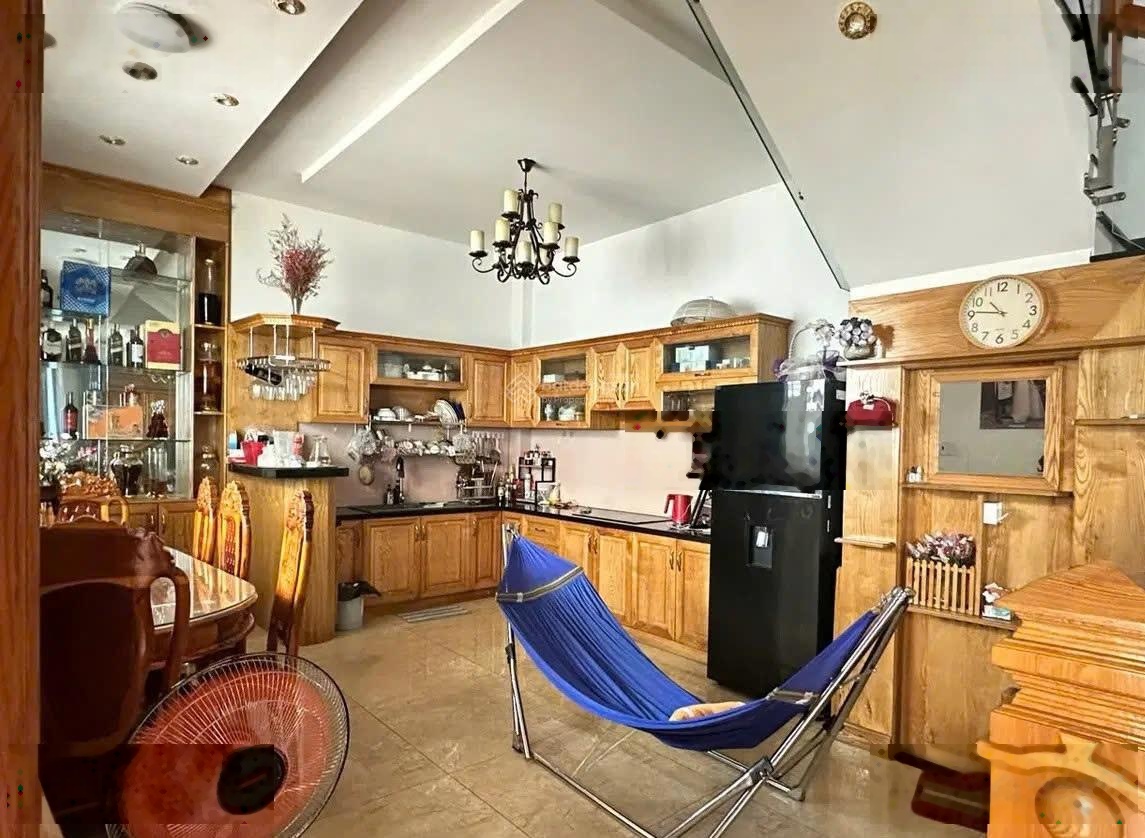 Nhà 5 Tầng 62M2 có 7 tỏi x Tân Chánh Hiệp Trung Mỹ Tây Quận 12 TP. Hồ Chí Minh.