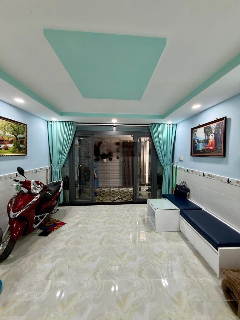 Quá rẻ ở khu v ip đường tân sơn nhì chỉ 3 tỷ 9 , ngang 4 , dt 34m2 , 2pn wc