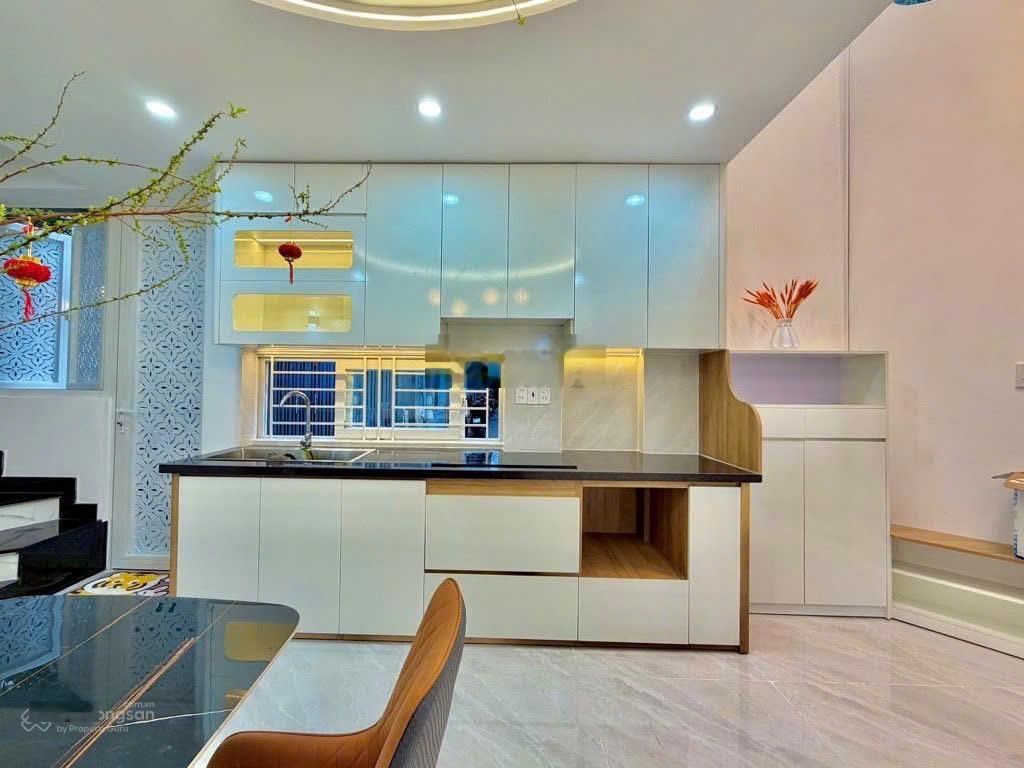 Hẻm XH Huỳnh Văn Bánh Phú Nhuận, nhà đẹp đón tết, 5 Tầng, 35m2, 3Pn, 2 mặt hẻm thoáng, nhỉnh 8 Tỷ