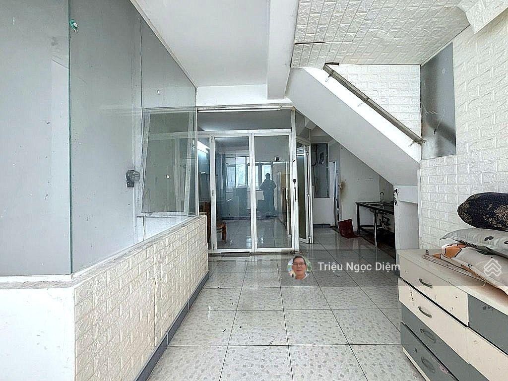 Toà nhà chdv 6,5 tầng p.26 bình thạnh gần cv tầm vu chỉ 13.5 tỷ.