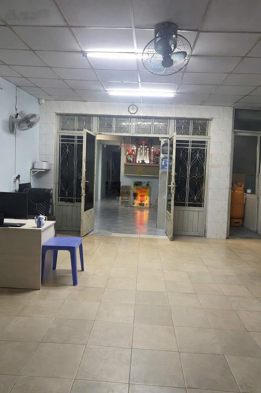 Nhà mặt tiền Trịnh Đình Trọng, Phú Trung, Tân Phú khuôn đất 5.2 x 25m, kinh doanh tốt