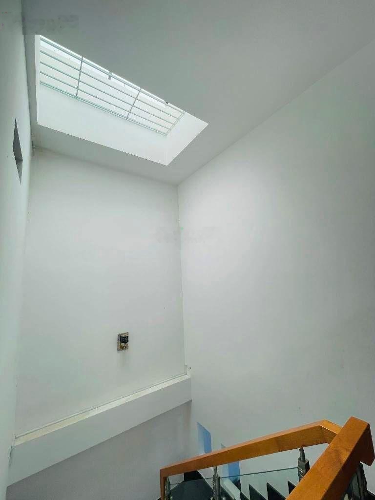 Bán nhà 70m2 - hxh ô tô vào nhà - khu kinh doanh sầm uất - ngay phố ẩm thực tô hiệu - tt tân phú