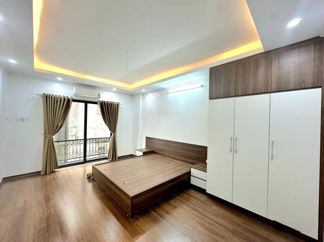 Bán nhà cuối trịnh văn bô 40m, 5 ngủ, full đồ giá cực tốt