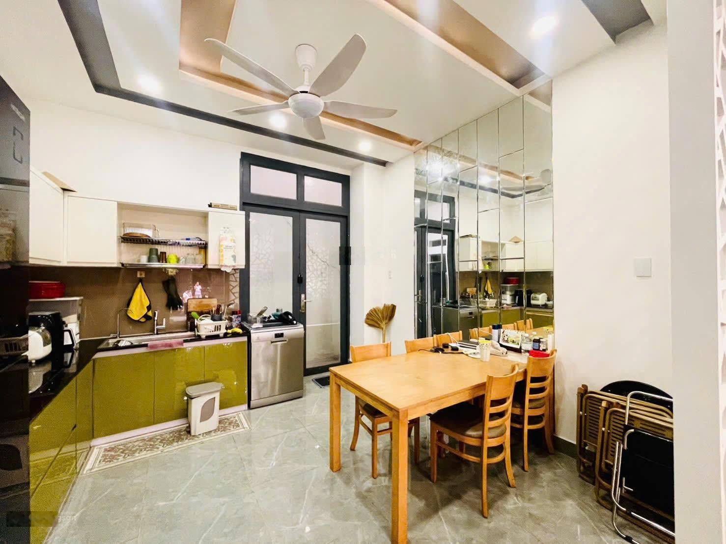 Bán nhà 4 tầng 80m2 hxh ngay chợ hiệp bình,hiệp bình chánh,tđ giá 7,xt