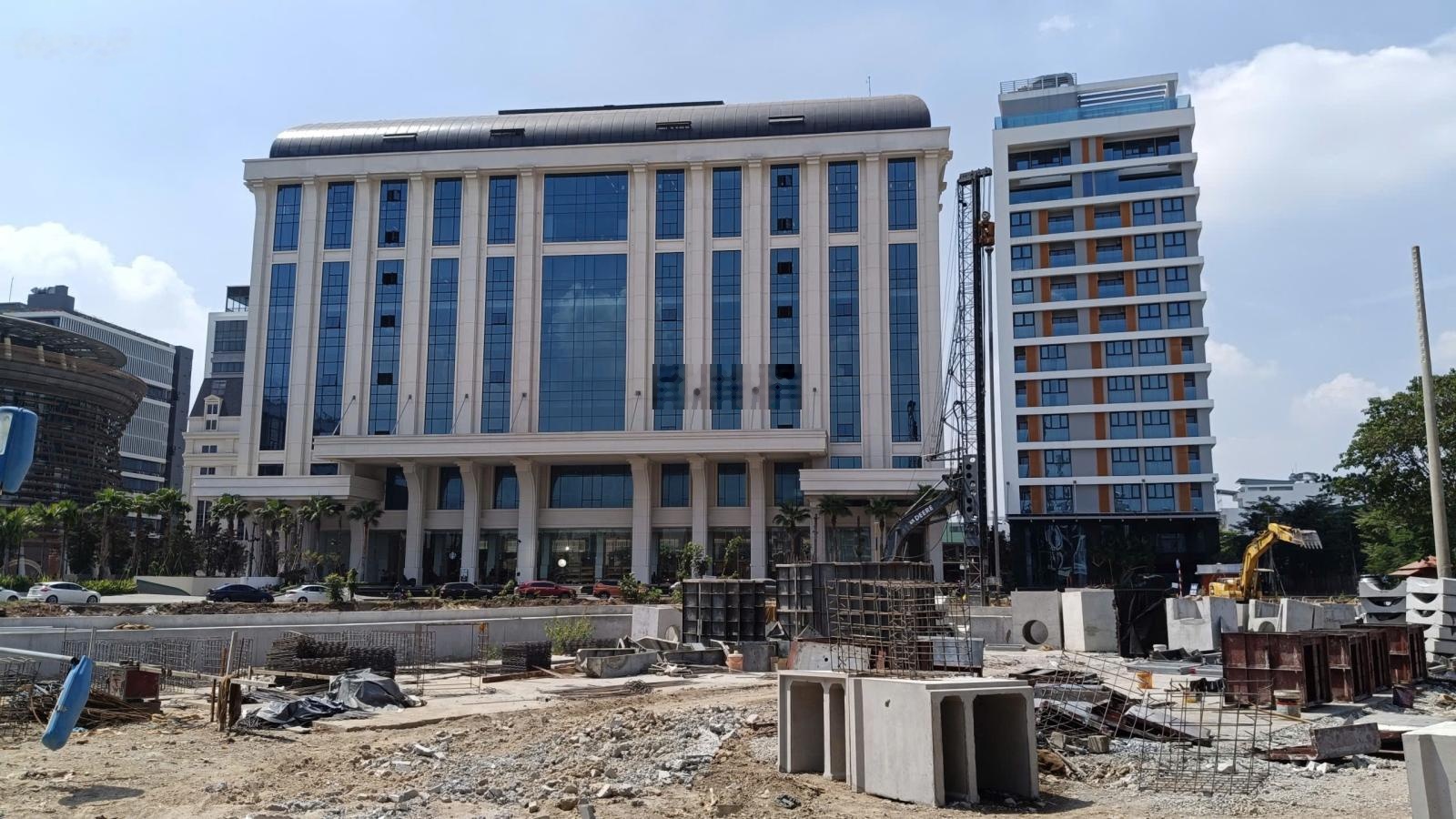 Nhà đẹp 5 tầng Đặng Thùy Trâm, DT: 4.5m x 16.5m, giá sốc 12.5 tỷ chủ ngộp cần ra gấp trước tết