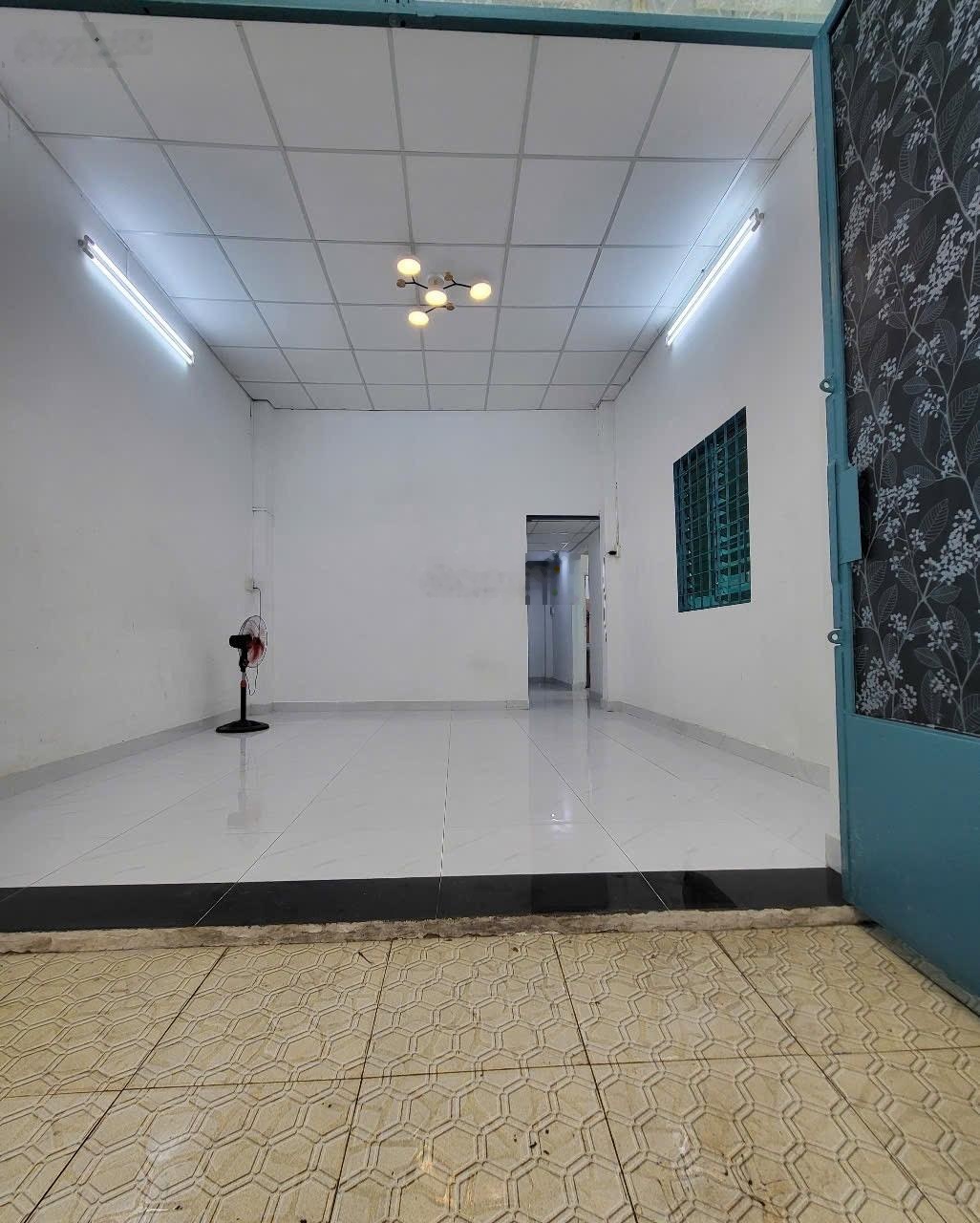 Tân Bình, đường Ngô Bệ, 30m ra mặt tiền, ngang 4m nở hậu, 55m2 công nhận