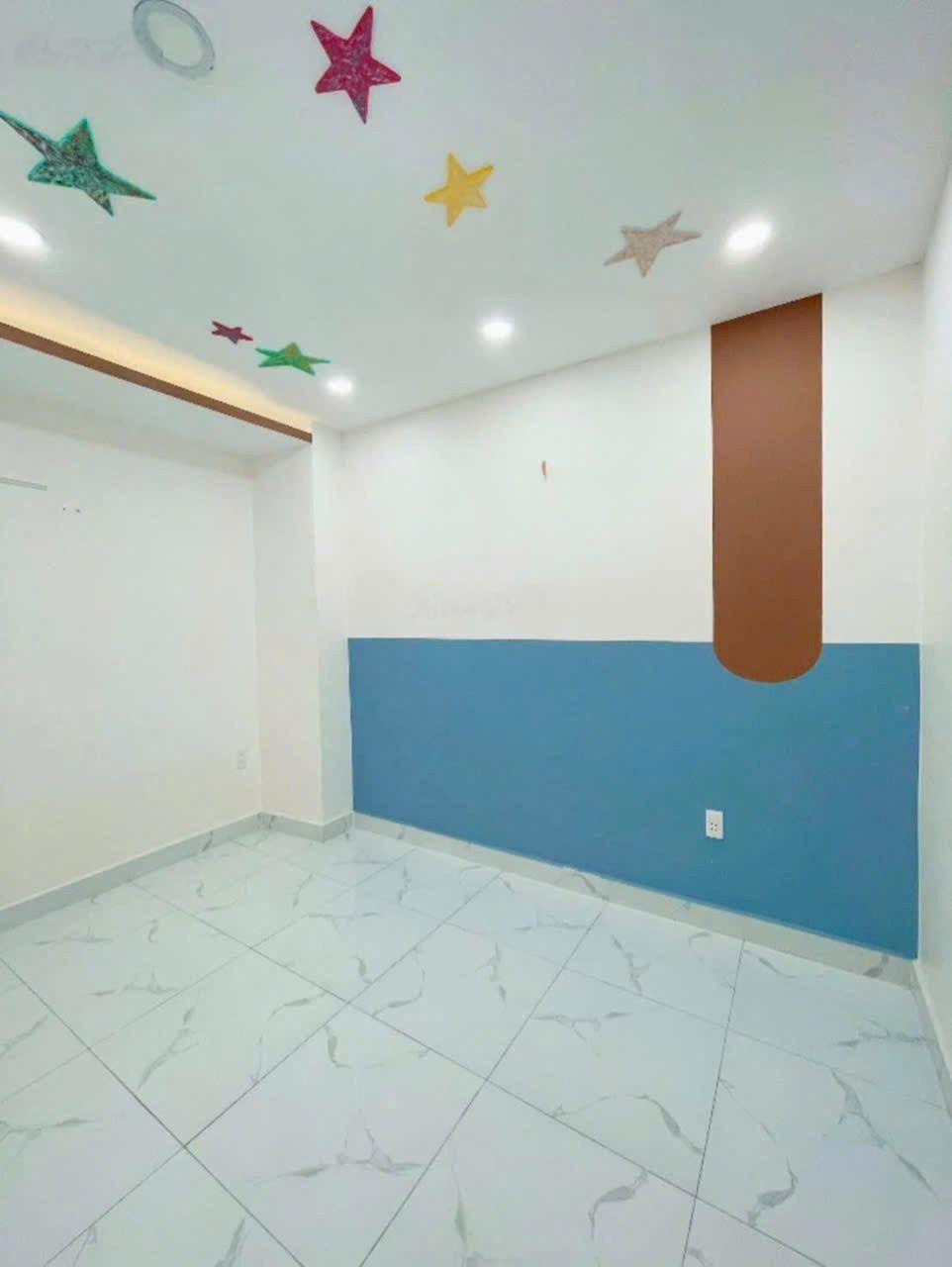 Bán nhà riêng Tôn Đản - hẻm 4m khu dân cư lâu lâu mới có