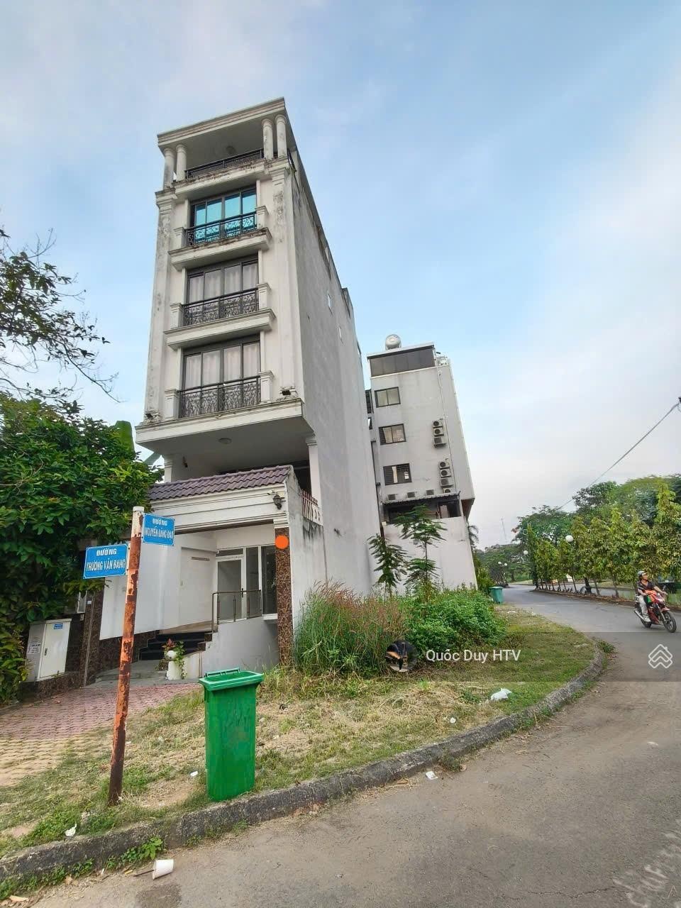 Siêu phẩm mặt tiền trương văn bang. 35 tỷ ( 5x20,5 = 103m2 )