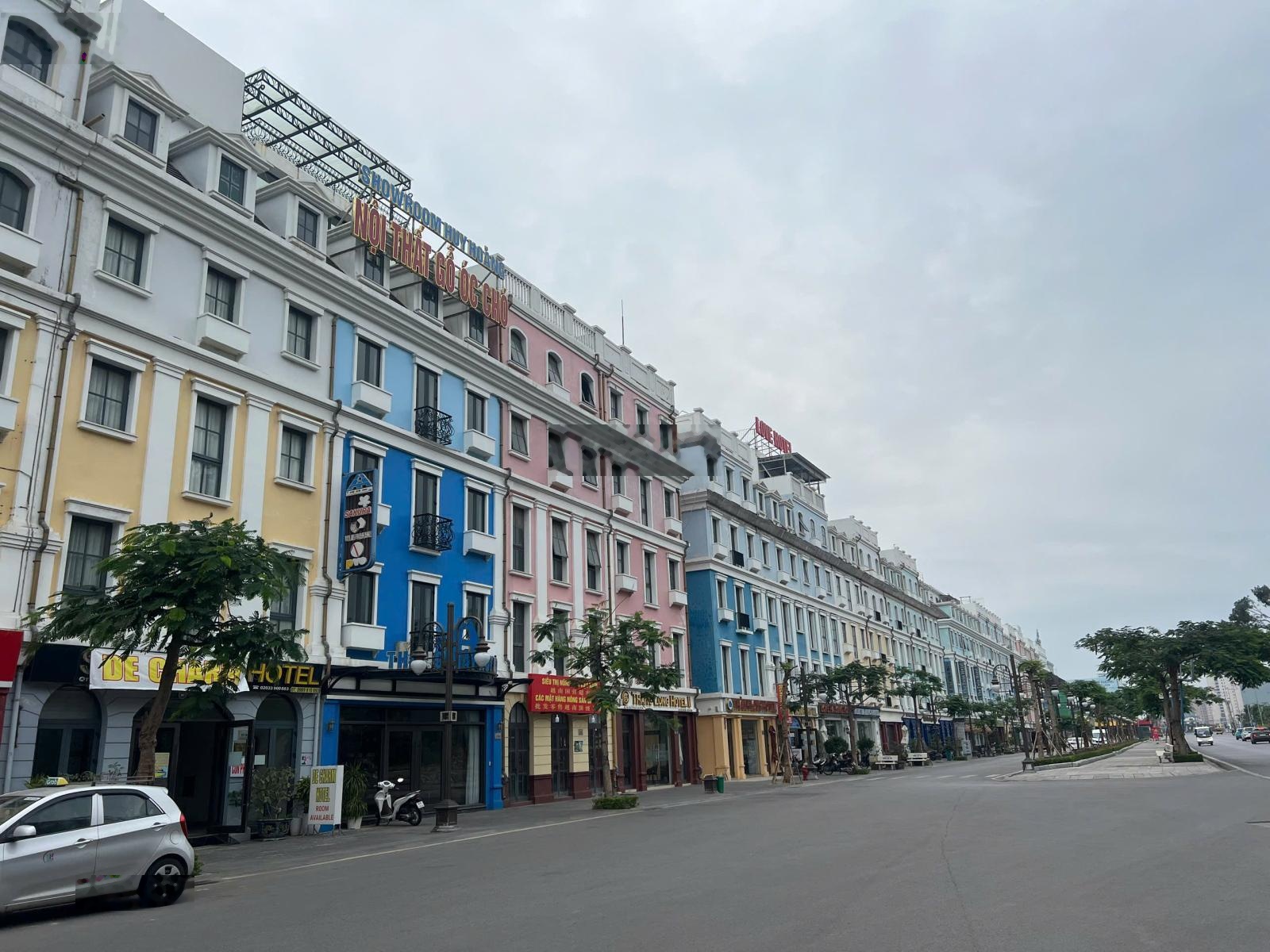 Chủ nhà cắt lỗ thu hồi tiền về trước tết giá 17 tỷ, 112.5m2 mặt đường Hạ Long