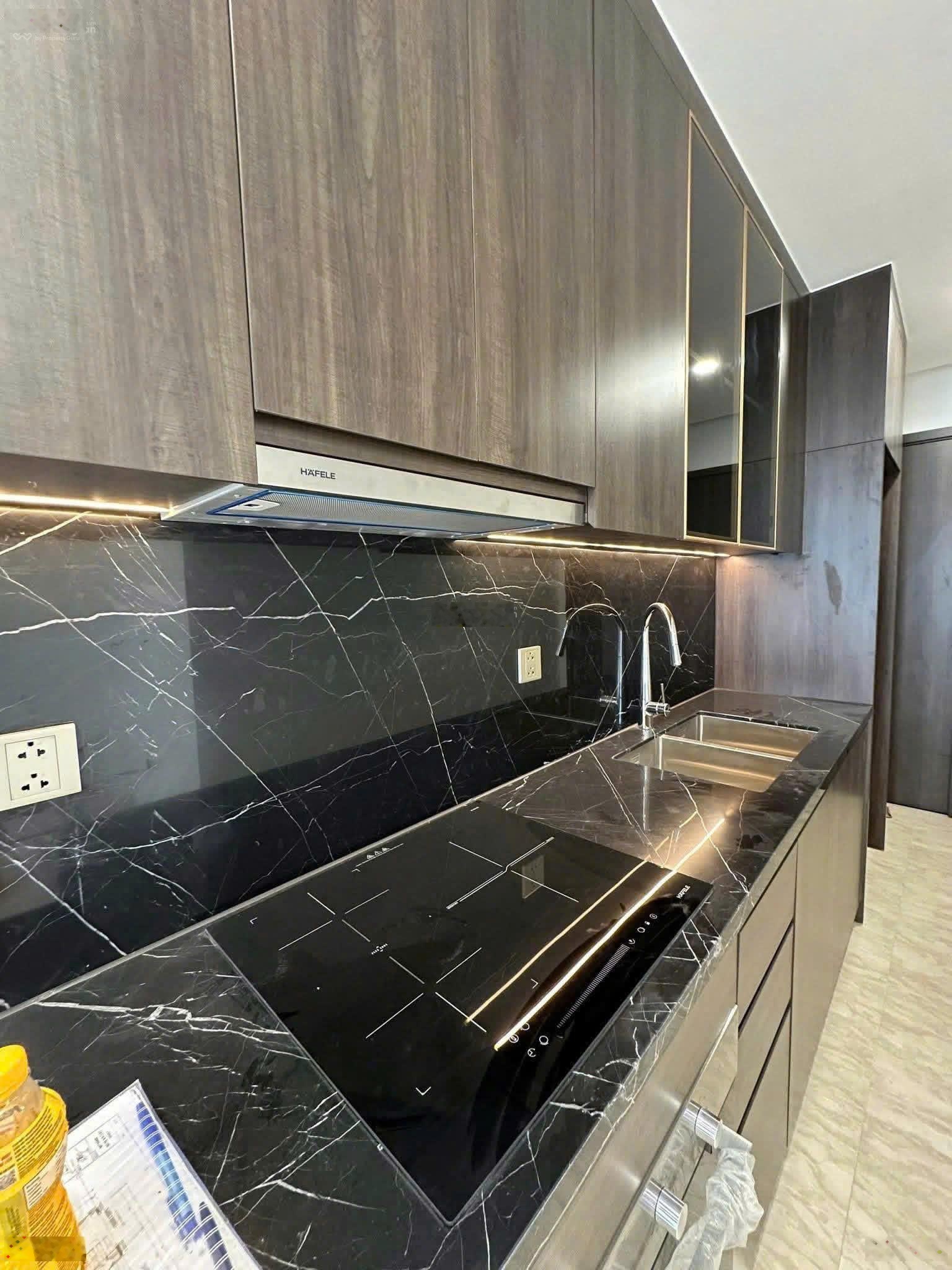 Bán gấp căn 1PN 40m2 (Vay ân hạn gốc lãi đến 2027) giá 4,56 tỷ tại Lumiere Evegreen