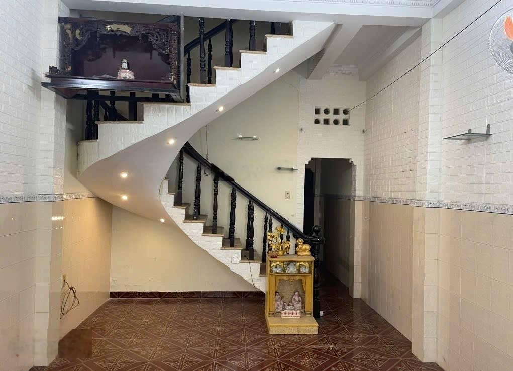 Bán nhà 2 tấm hẻm xe tải đường số 1. Tân Tạo