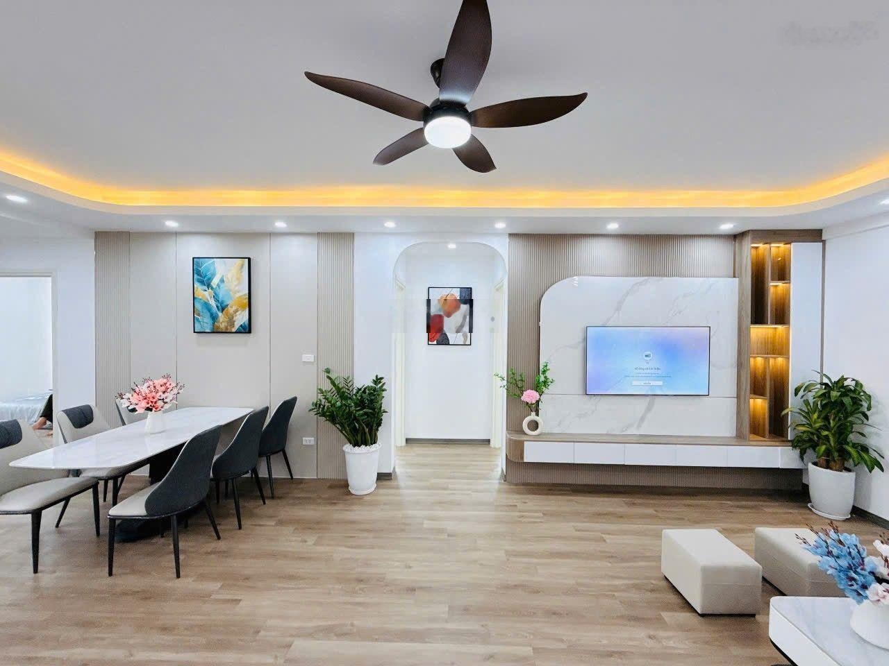 Bán căn góc 101m2 3 ngủ, 2 vệ sinh CT2A KĐT Xa La, Hà Đông, Hà Nội. Nhà đẹp y hình, sổ đỏ lâu dài