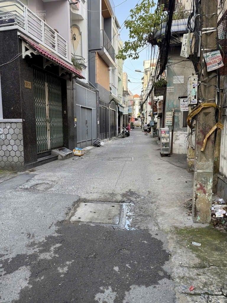 TTQ8 sát cầu nguyễn văn cừ, khu sầm uất , không thiếu gì