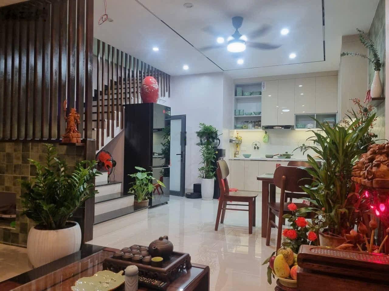 Tây Mỗ 45m 4 tầng . Morning đỗ cửa . Tương lai ô tô tránh . Gần chợ sáng , Vincom mega mall