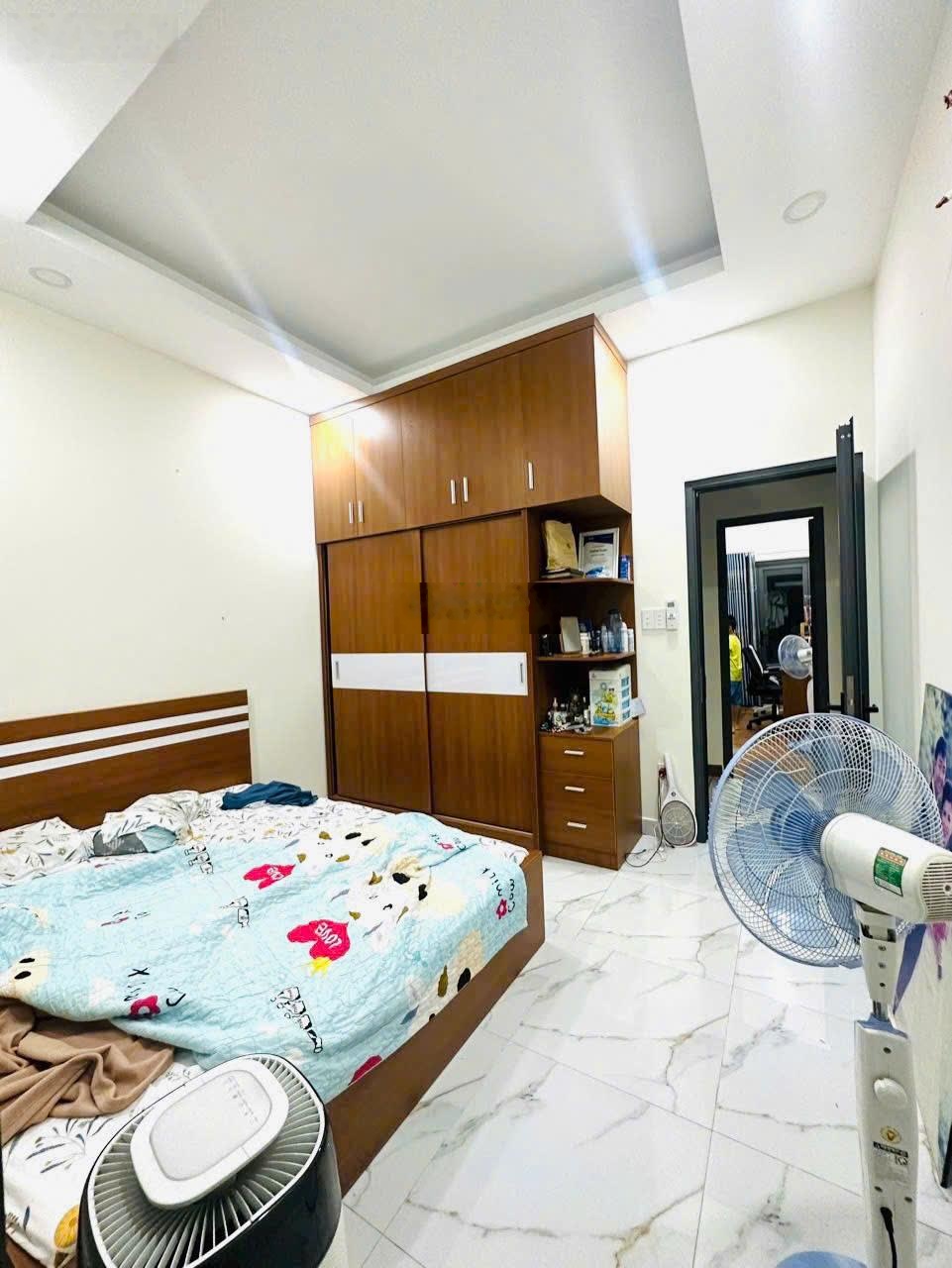 Gần chợ Bà Chiểu - 56m2 - 3 tầng sân thượng - vài bước ra mặt tiền - Lê Văn Duyệt, Bình Thạnh