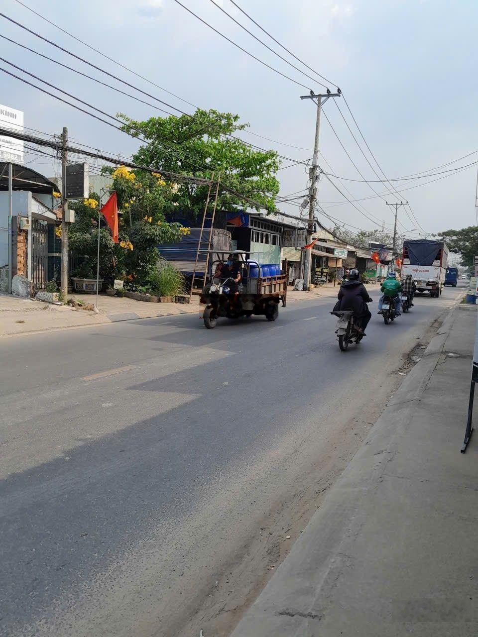 Nhà 5 x 35m Mặt tiền đường Dương Công Khi - Gần Phan Văn Hớn