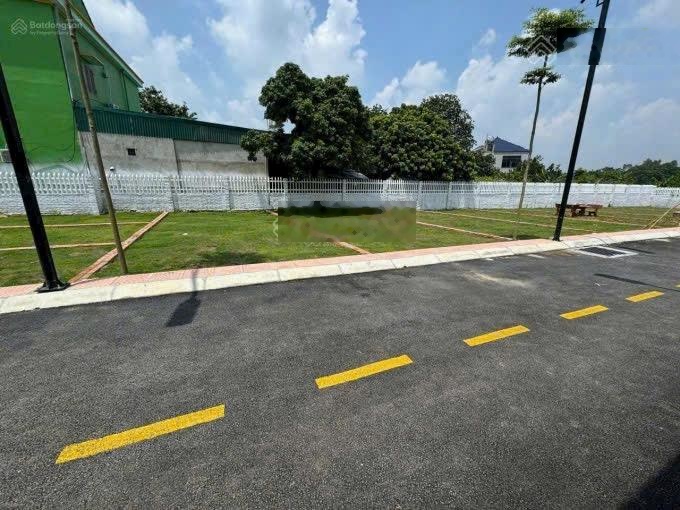 Đất Phú Cát, Hòa Lạc giá nhỉnh 3 tỷ/lô. Gần đại học Quốc Gia Hà Nội, khu vực dân cư đông