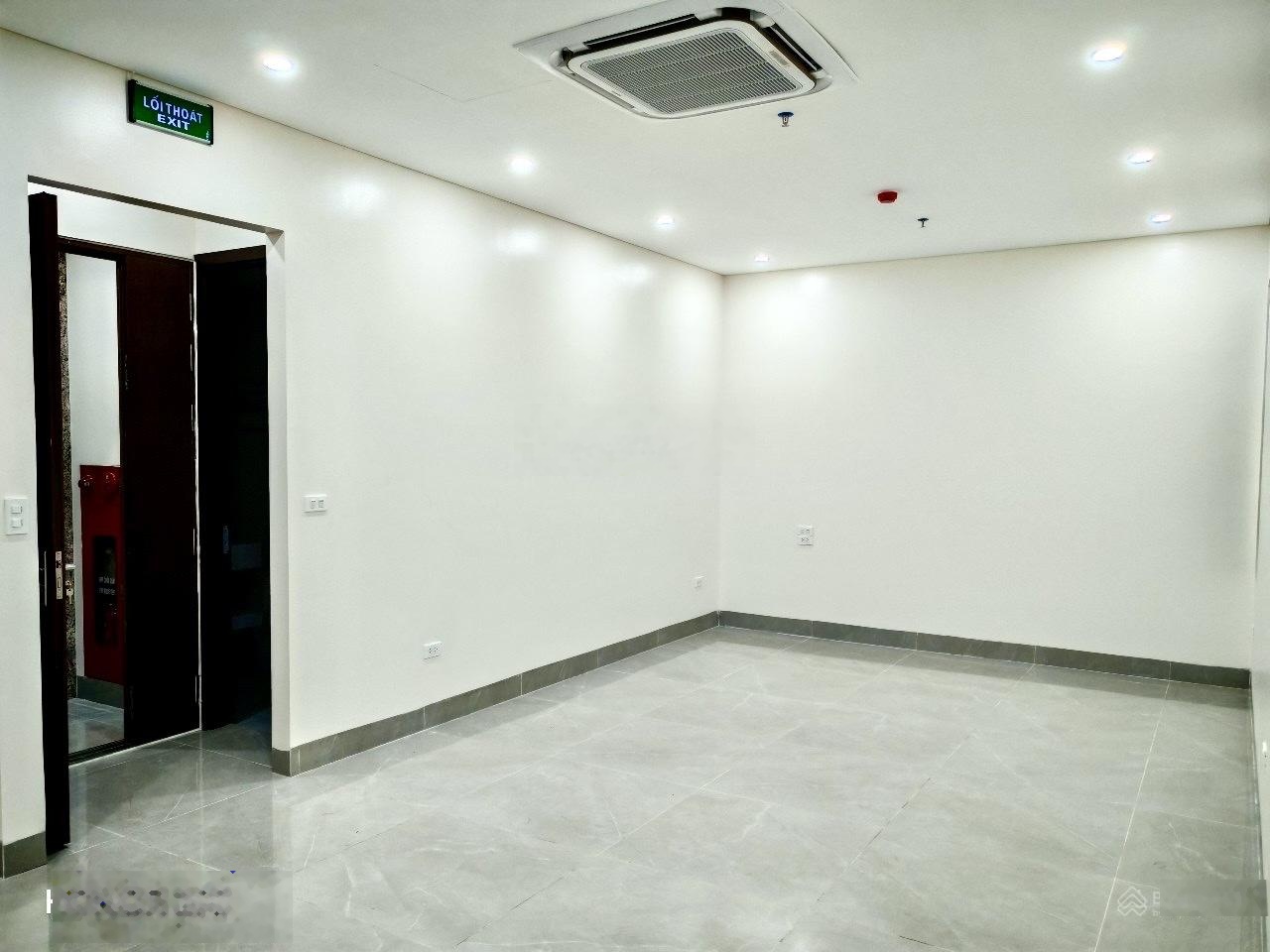 Cho thuê nhà ở Phố Huế, vì trí vàng, phù hợp kinh doanh và làm văn phòng