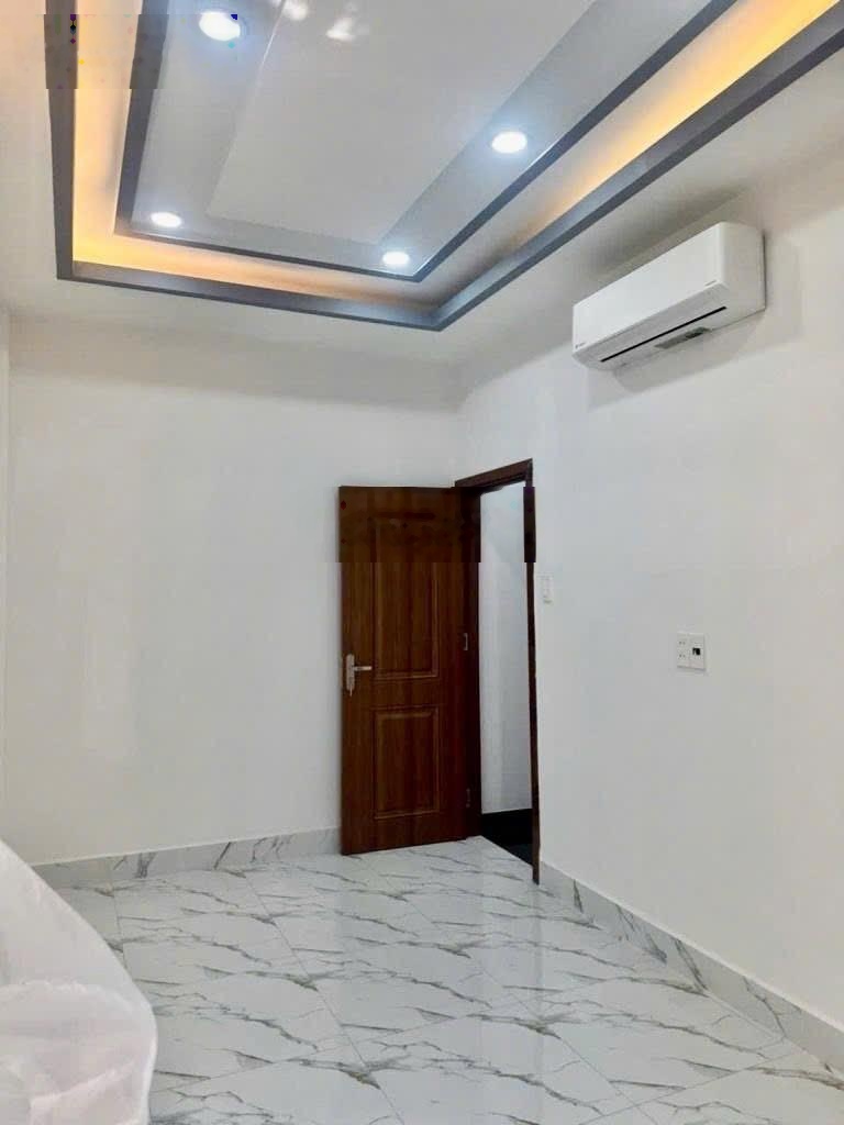 Mặt tiền khu Phan Xích Long - Hoa Đào - mới ở ngay đón tết - ngang lớn - 4 tầng BTCT - chỉ 6.3 tỷ