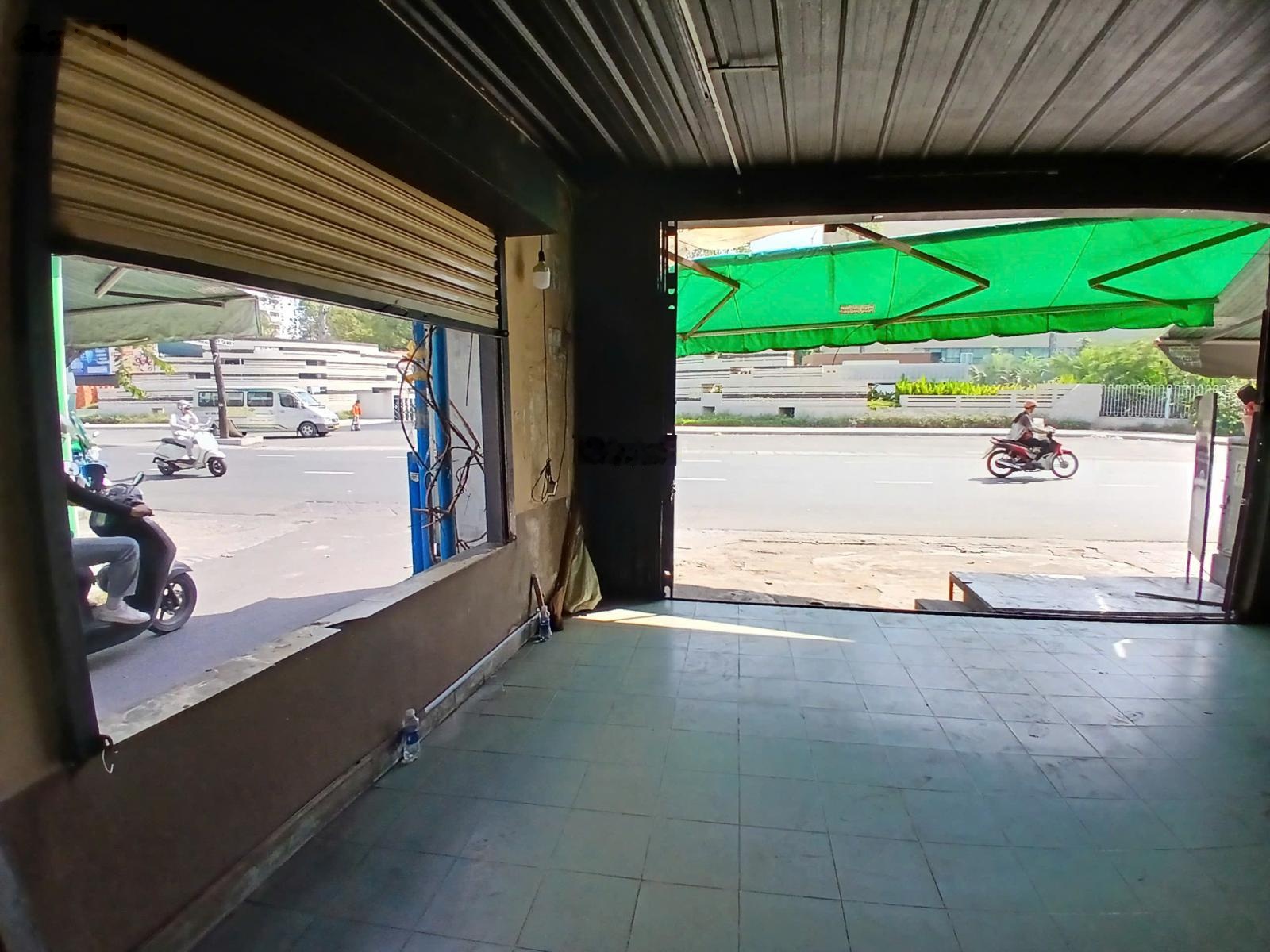 Giảm giá mặt bằng kinh doanh! Đường Nguyễn Kiệm cổng số 1 bệnh viện 175