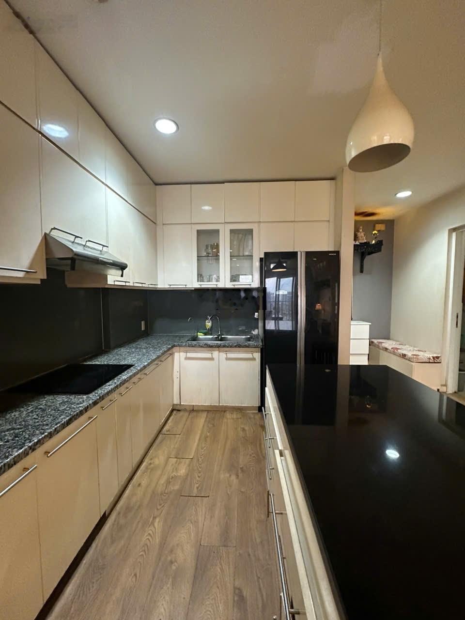 Cho thuê CC Carina Plaza, 9 triệu, 105m2, view đẹp, nhiều tiện ích, Q8, HCM