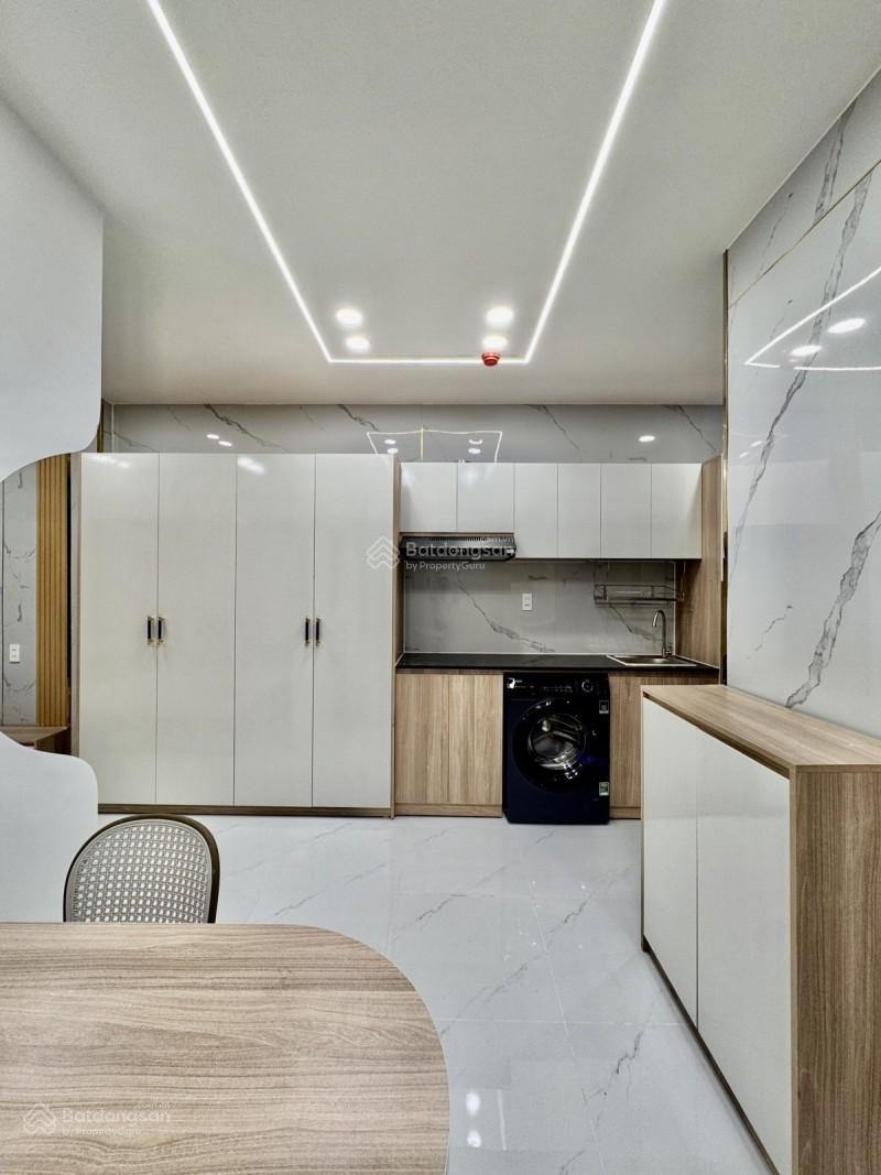 Siêu phẩm - chdv - xe hơi đậu trong nhà - ngay chợ hạnh thông tây - quang trung - gò vấp.