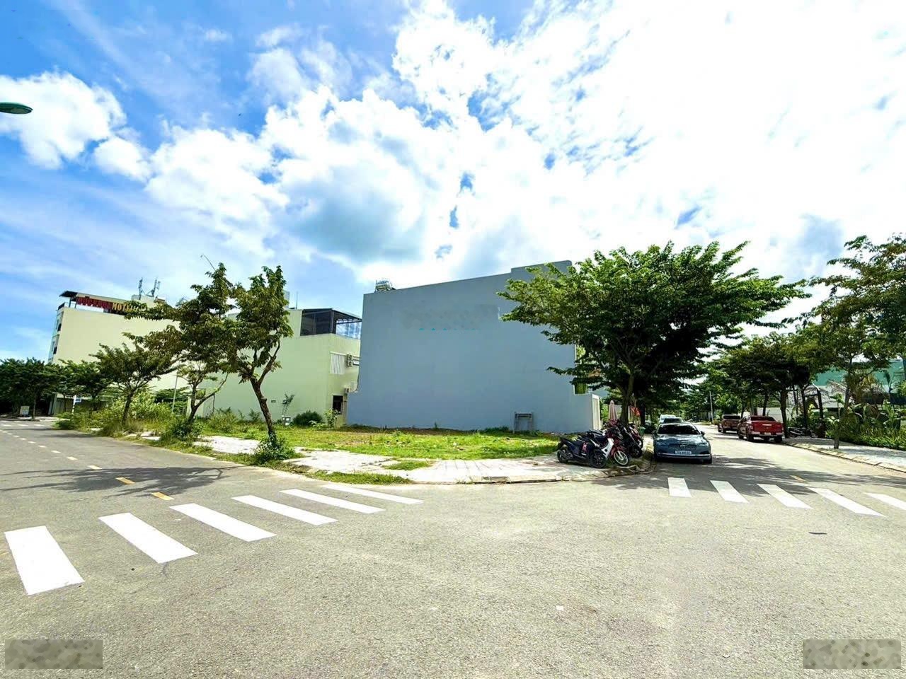 Bán gấp bán rẻ lô góc 2 mặt tiền khu điện âm trái nam hòa xuân diện tích: 204m lô góc