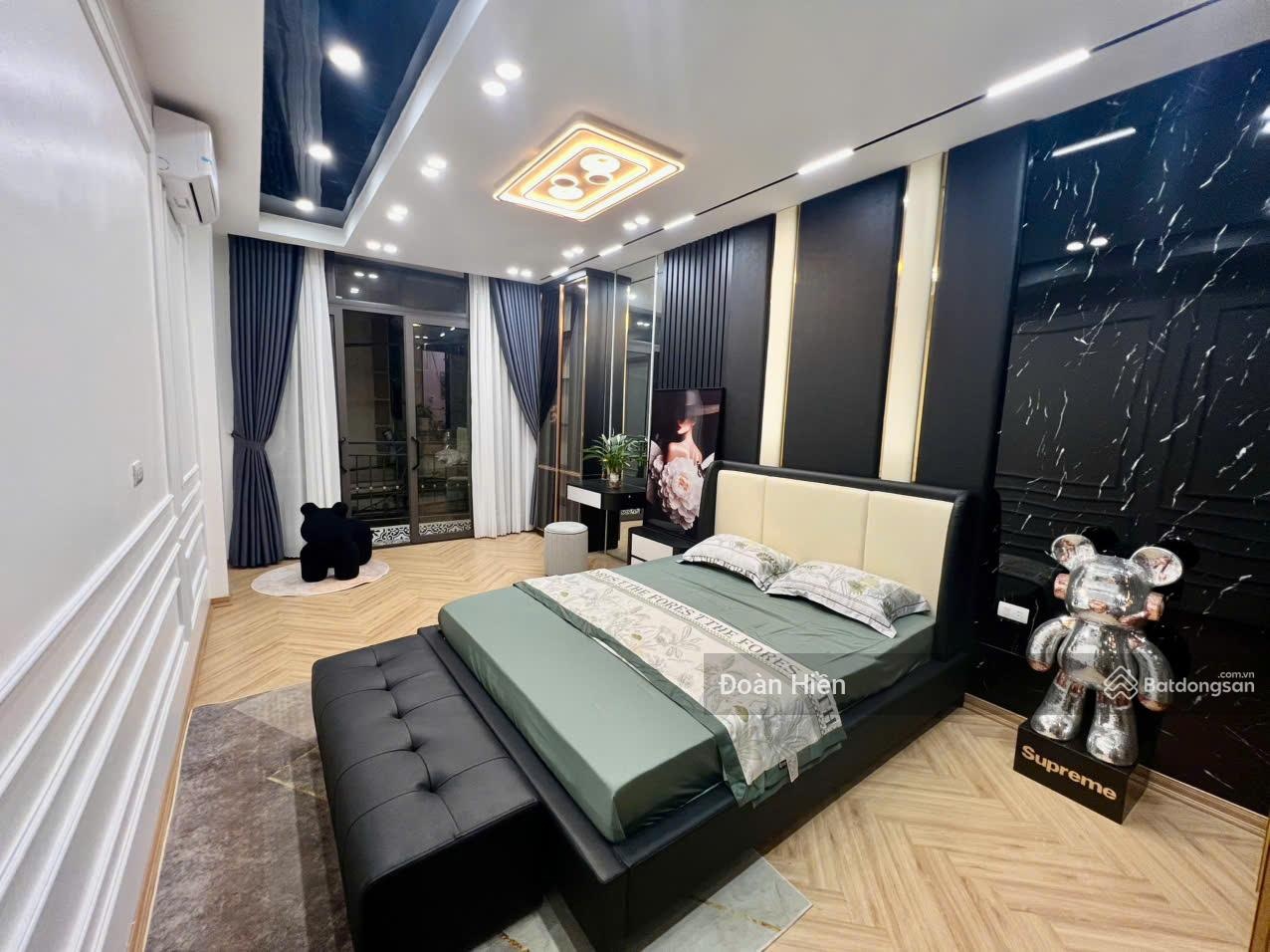 Nhà mới P Trung Hòa, mặt ngõ thông thẳng tắp, 5m ra phố, 10m ra hồ điều hòa, thang máy, ở/KD 44m2