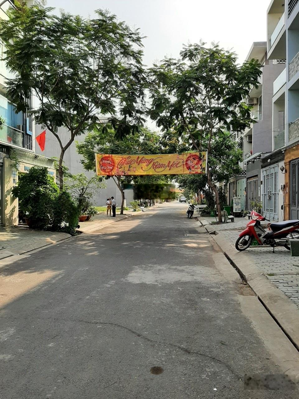 Chính chủ cần bán gấp đất trước Tết. 5 x 20m, vị trí đẹp. Đường trước nhà 12m, khu phân lô Bình Lợi