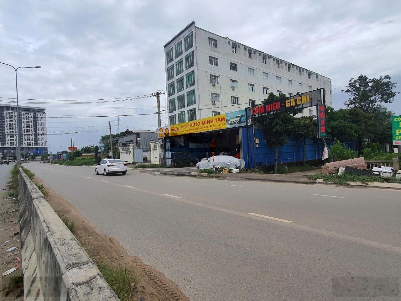 Lô góc 2 mặt tiền Liên Phường Phú Hữu, Q9 - 477m2 - ngang 21m