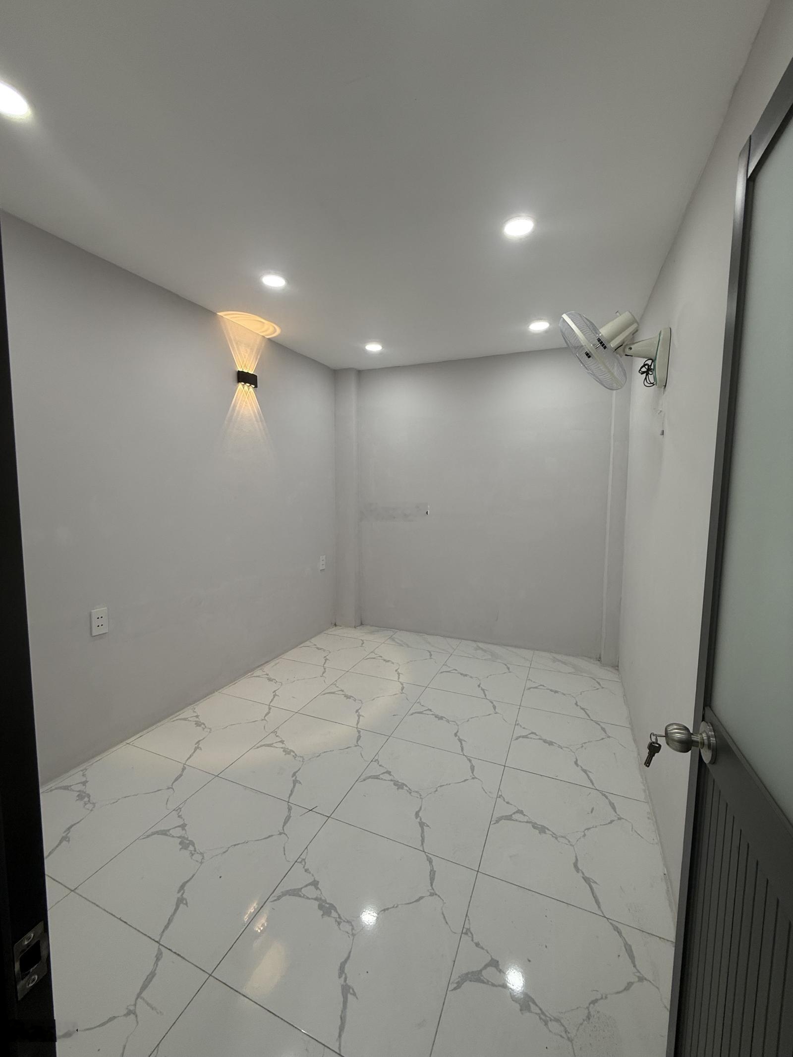 Chỉ 2 tỷ 4 có ngay nhà đẹp vào ở liền - ngay chợ Bình Trị Đông - SHR Vuồng vức không quy hoạch