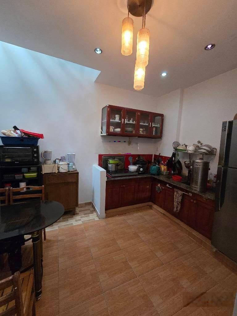 Tân Phú - Bán nhà 3 tầng hẻm xe hơi đỗ cửa gần chợ Tân Hương - 5,5t