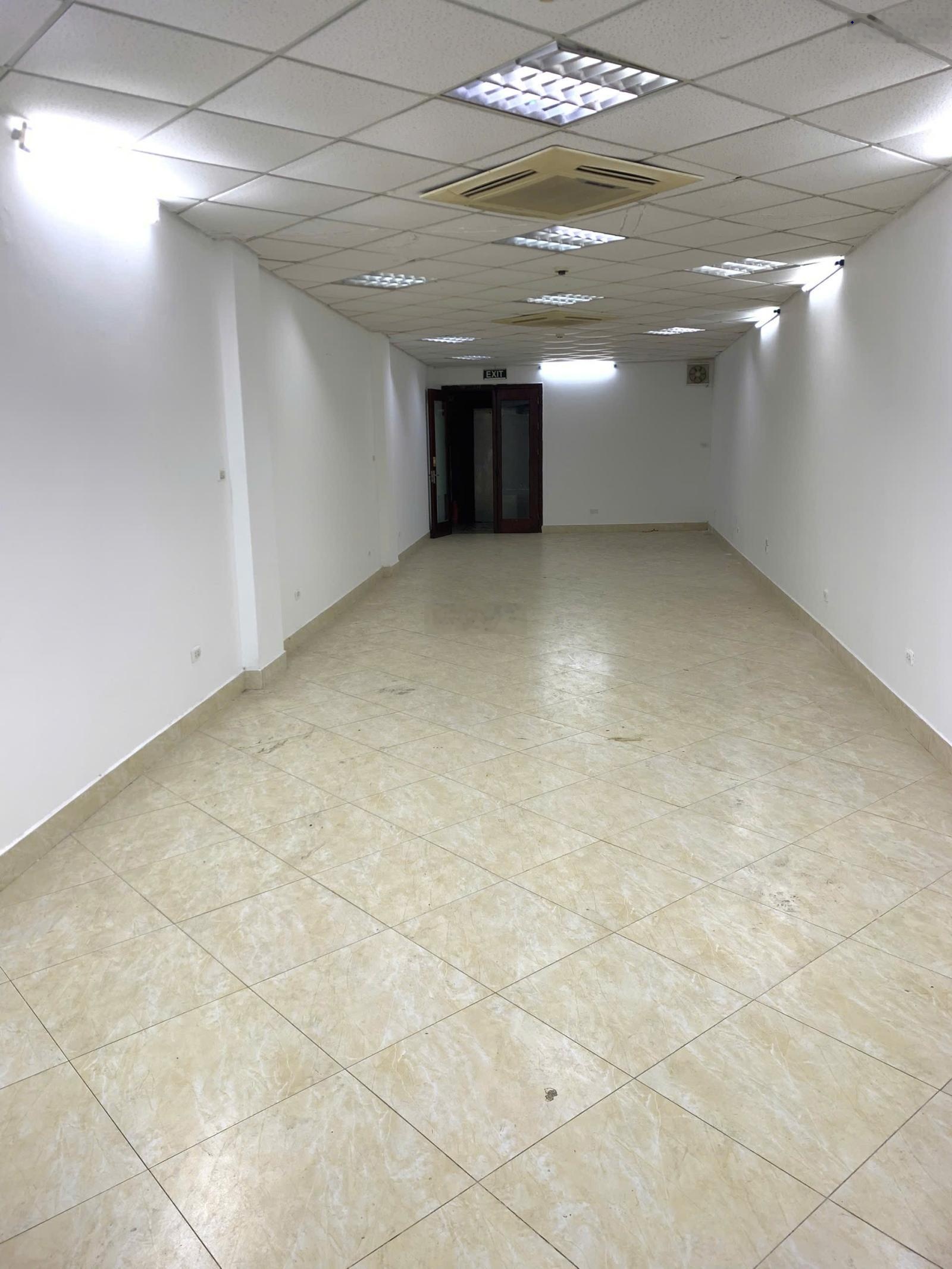 Chính chủ cho thuê Văn Phòng tại Vũ Phạm Hàm,Cầu Giấy. DT 60m2 giá 15tr/tháng. LH 0984828912