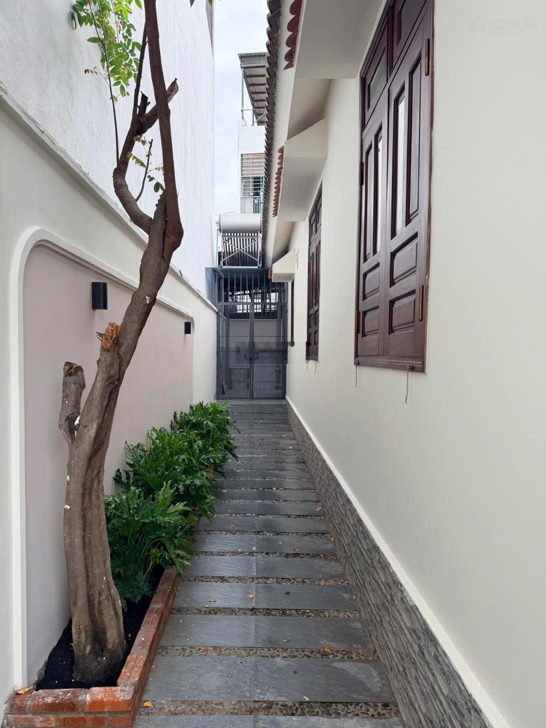 Biệt thự mini sát bên KĐT Vĩnh Điềm Trung Nha Trang hẻm ô tô cạnh đường Gò Găng