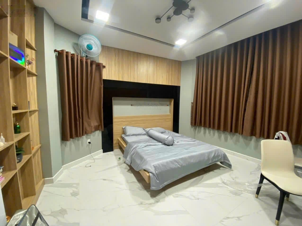 Bán nhà mặt tiền Lý Thánh Tông, P. Hiệp Tân, Q. Tân Phú giá 12.9 tỷ