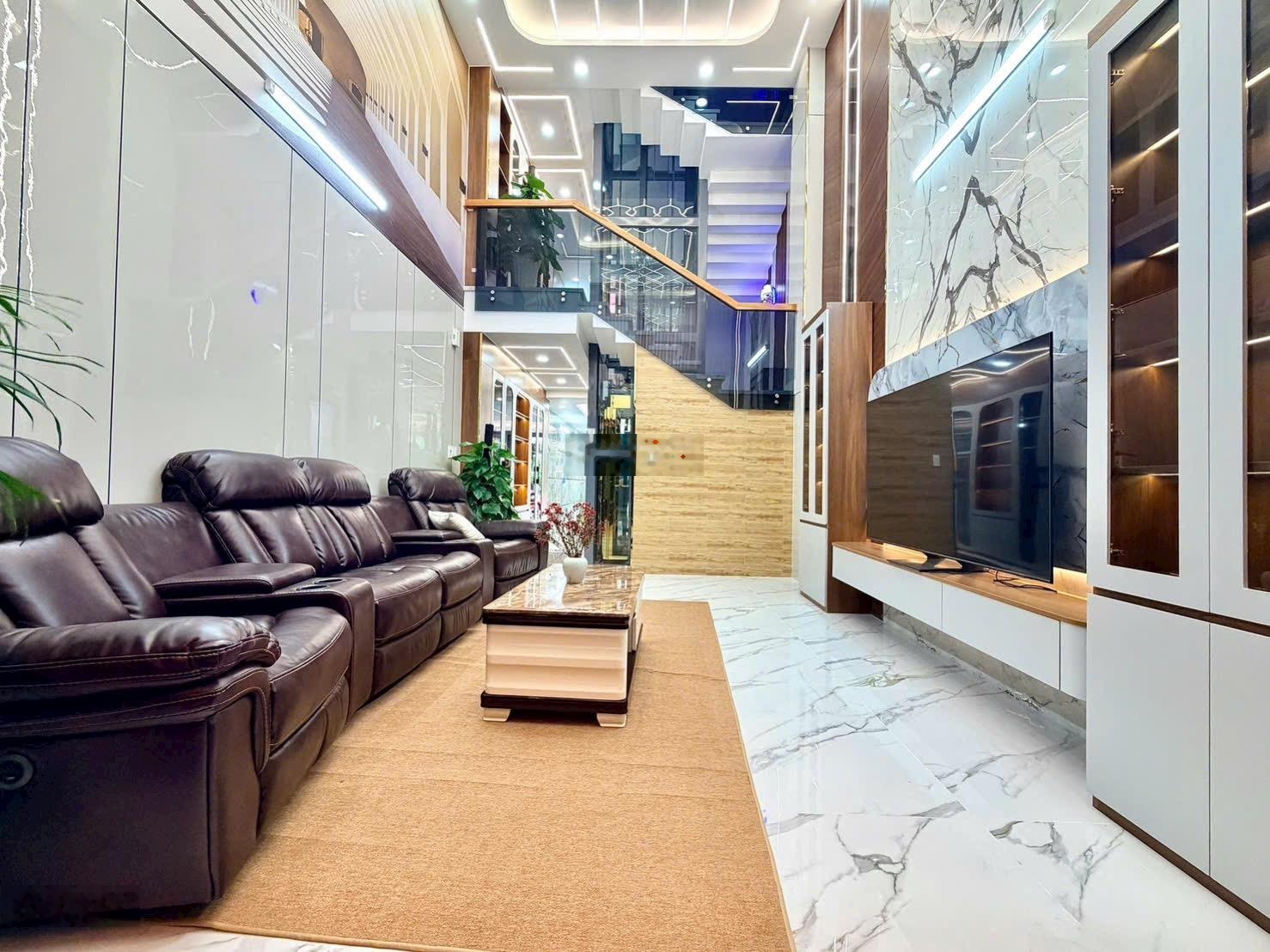 Bán nhà đường Phan Anh giáp quận Tân Phú quận 5 quận 6 có thang máy full nội thất ở ngay