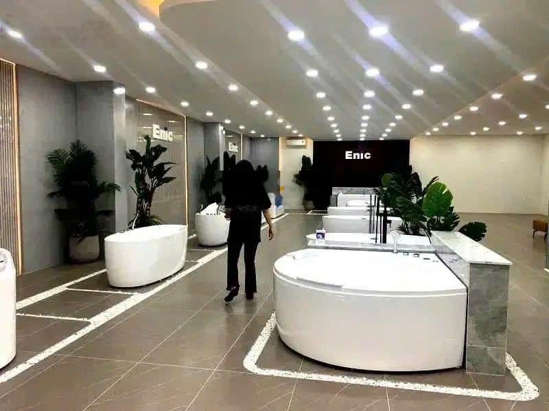 Mặt Hồ Tây - Trích Sài - view hồ - 8 tầng thang máy long lạnh - mặt tiền rộng 10m - Chủ cực cần bán