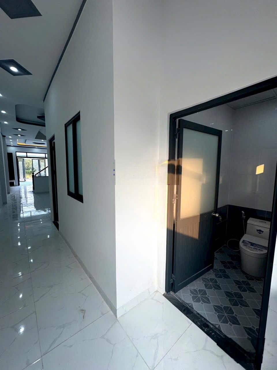 Bán nhà ngay chợ thạnh phú- sổ hồng riêng thổ cư- chỉ 600tr nhận nhà