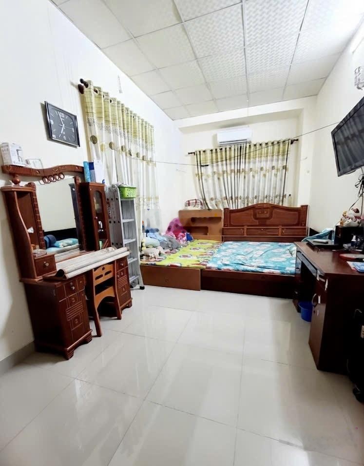 Bán gấp nhà to gần công viên PHÚ LÂM(8x12)2 TẦNG,Ô TÔ ĐỖ CỬA ,GIÁ 6.9 TỶ