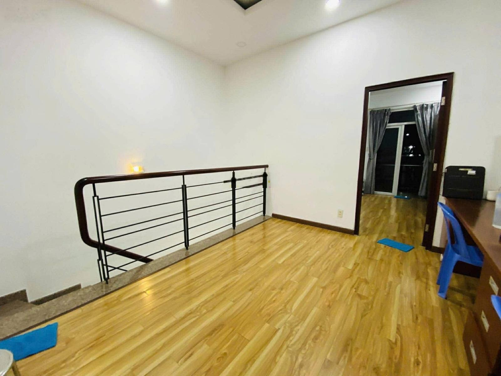 Bán nhà hxh, Lâm Văn Bền, Quận 7 DT 4,9m x 16m nhà 2 tầng, giá bán 8,35 tỷ