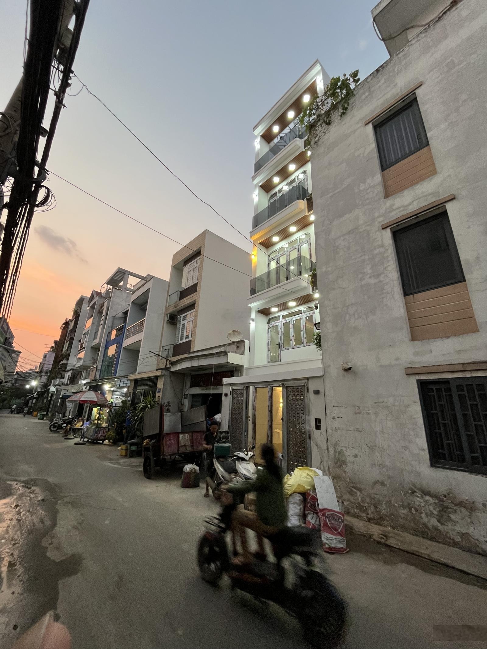 Bán Nhà Riêng 5PN 5WC 60m2 tại Bình Hưng Hòa, Bình Tân, 7,9 tỷ