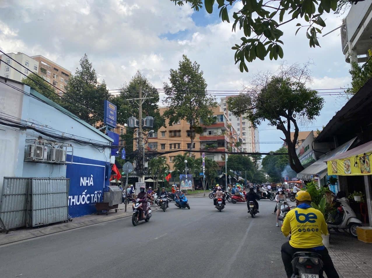 Tân bình gấp bán nhà gần mặt tiền khu vip bàu cát dt 21m2 2 tầng giá 2,25tỷ