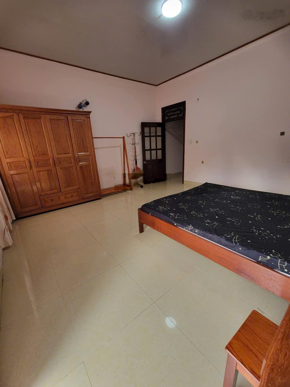 Cho thuê nhà nguyên căn - 3 p.Ngủ - đầy đủ nội thất - Đường Hùng Vương - P. 9 - Đà Lạt - 9 tr/th