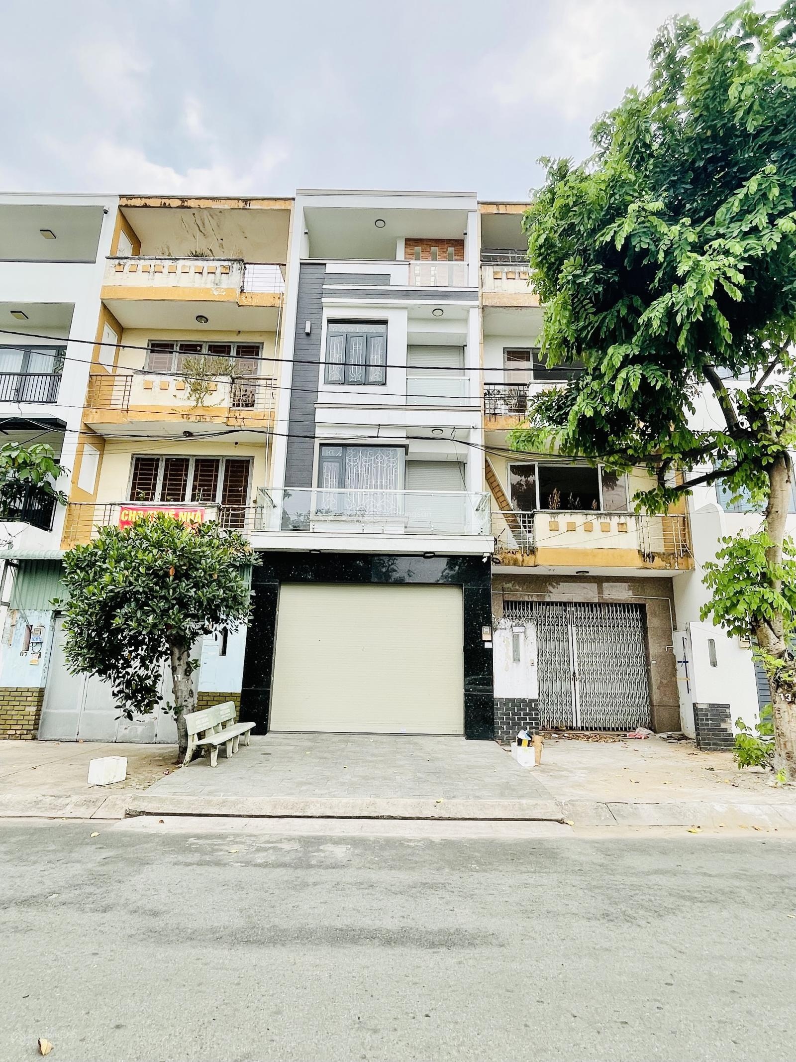 Bán nhà mặt tiền view công viên - Khu Tên Lửa - 4 tầng - 5x20m - Gara ôtô - Nội thất cao cấp