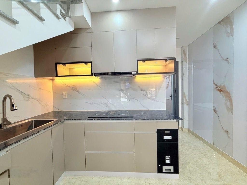 HXH thông vị trí kinh doanh mua bán sầm uất ngay khu Nguyễn Gia Trí Bình Thạnh full nội thất