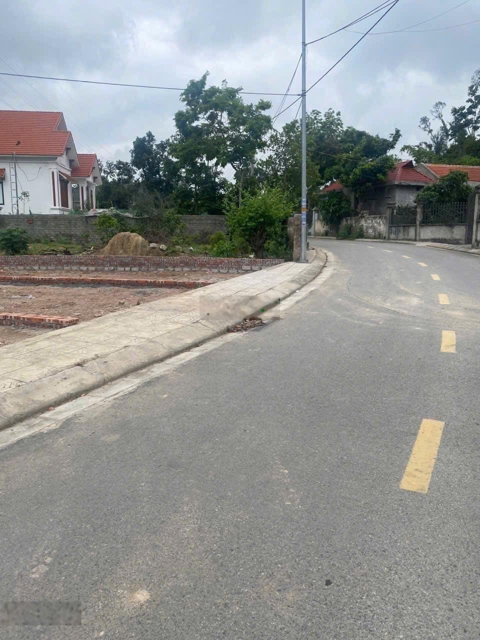 Chỉ còn 1 lô duy nhất. Đất mặt đường 8m tại Việt Khê Thủy Nguyên - Diện tích 61m2. Có khoảng lưu kh